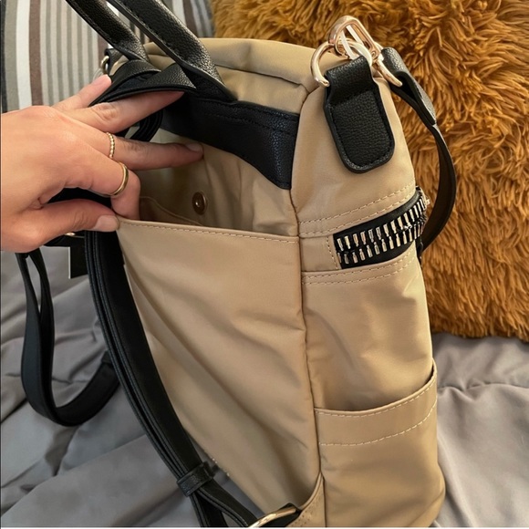 🆕 NWT convertible faux leather backpack/purse bag - Picture 3 of 3